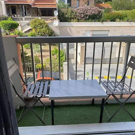 4 Couchages Plage Et Port A Pieds Sainte-Maxime